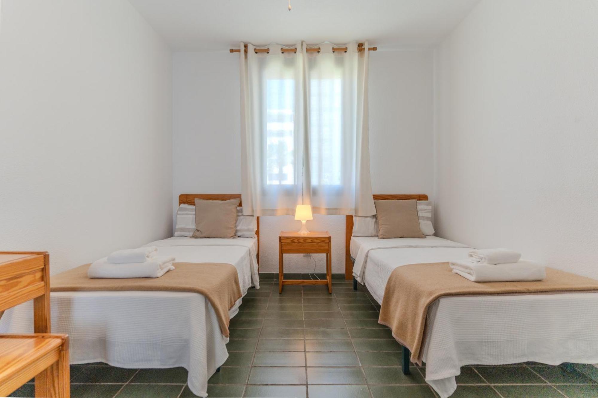 Go2Tenerife Apart Sira Family, Pool & Beach Playa de las Americas  Ngoại thất bức ảnh